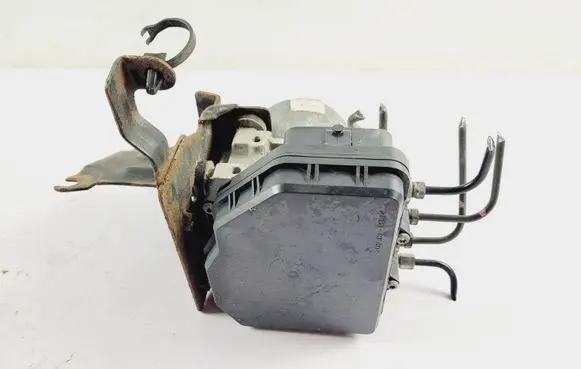 Nissan Pathfinder R52 ABS Pump 476609PF0A 1330006590