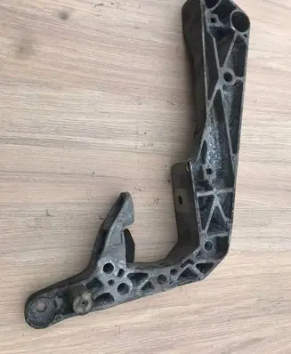 BMW 5 G30 G31 Gearbox mounting bracket 6861583 2232