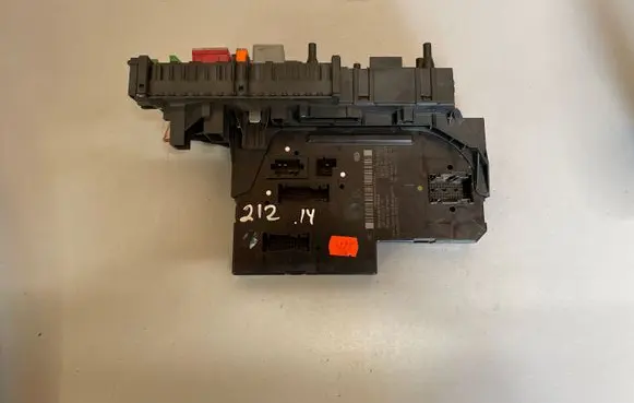 Mercedes-Benz E W212 SAM control unit 5DK011023