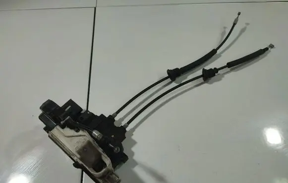 Hyundai i30 Front door lock 