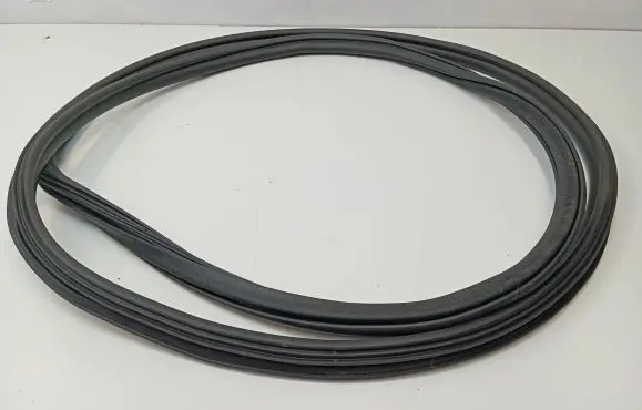 Porsche Macan (95B) Front door rubber seal 95B831721