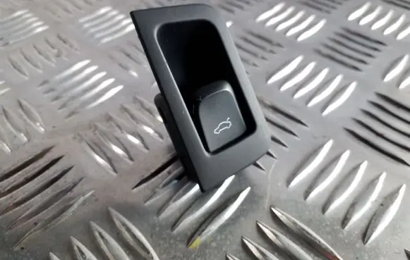 Audi A6 C7 Tailgate opening switch 4H0959831A