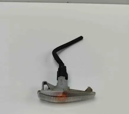 Mitsubishi Lancer Front fender indicator light 8351A001