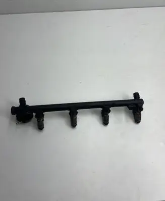 Renault Megane I Fuel main line pipe 7700106024