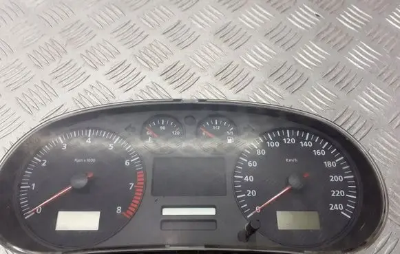 Seat Toledo II (1M) Speedometer (instrument cluster) 1M0920820A