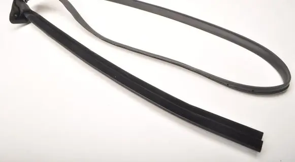 Ferrari Portofino Front door rubber seal 089107900
