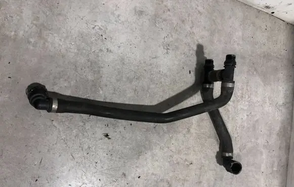 Mercedes-Benz Sprinter W907 W910 Engine coolant pipe/hose A9105012800