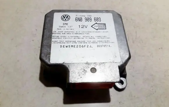 Volkswagen Golf III Airbag control unit/module 6n0909603 5wk4137