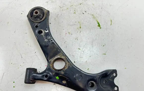 Toyota C-HR I Front lower control arm/wishbone