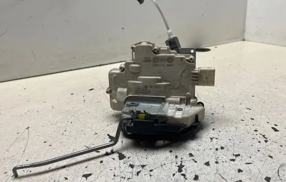 Audi A3 S3 8P Front door lock 4F1837016 E60306198