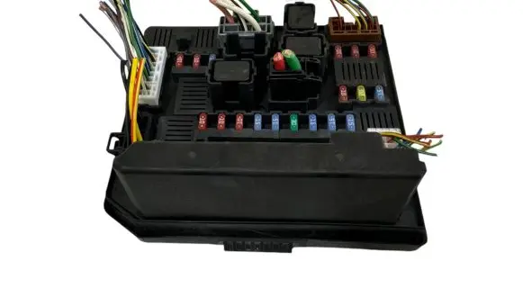 Nissan Qashqai Fuse module 284B7JD00B 519228324 1018430647