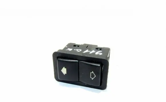 BMW 5 E39 Electric window control switch 8368974