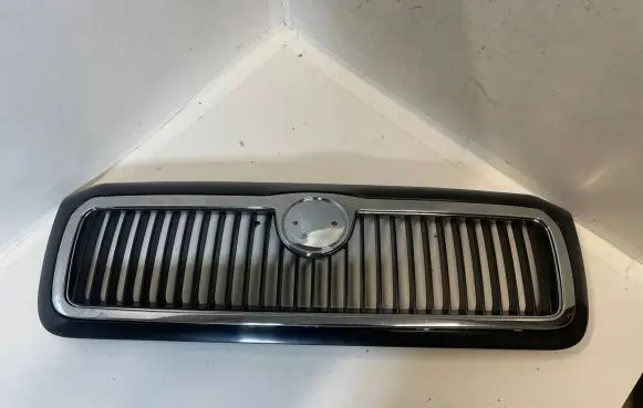 Skoda Fabia Mk1 (6Y) Front bumper upper radiator grill 00101117013