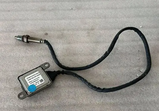 Mercedes-Benz C W205 Lambda probe sensor A000905D026