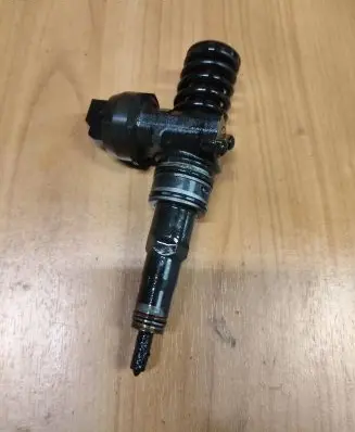 Audi A3 S3 8L Fuel injector 038130073ag