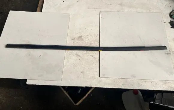Nissan Almera Tino Rubber seal rear door window/glass 