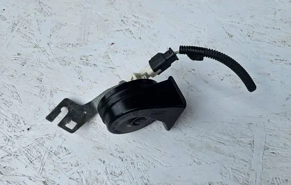 Peugeot 3008 II Horn signal 9815870880