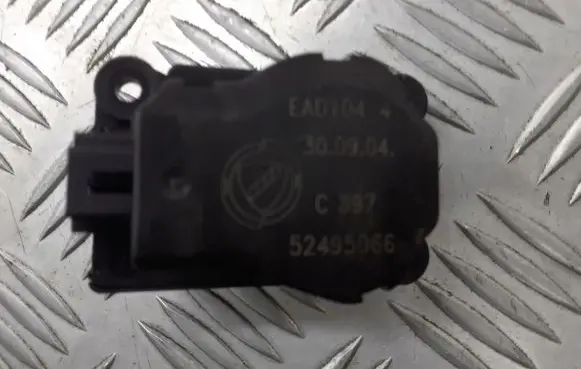 Alfa Romeo GT A/C air flow flap actuator/motor 152495066