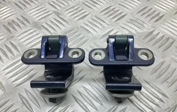 Volkswagen PASSAT B8 Tailgate/trunk/boot hinge 8V3827299A
