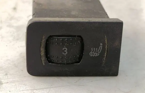 Volkswagen Golf IV Seat heating switch 1J0963563B