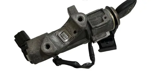 Toyota Avensis T250 Ignition lock 450200504