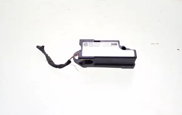 Volkswagen PASSAT B5 Airbag deployment crash/impact sensor 1J0909606N 5WK41910