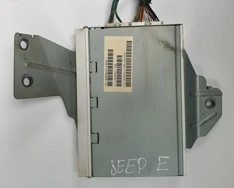 Jeep Grand Cherokee (WK) Sound amplifier P05064233AC