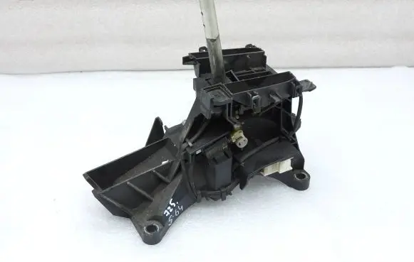 Suzuki Vitara (LY) Gear shifter/selector 2811054PJ0 28110-54PJ0