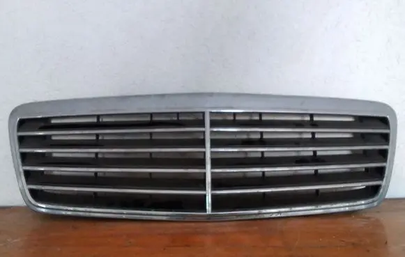 Mercedes-Benz CLK A208 C208 Front bumper upper radiator grill 771500002