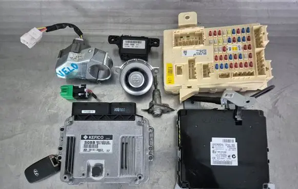 Hyundai Veloster Engine ECU kit and lock set 391102BBC3