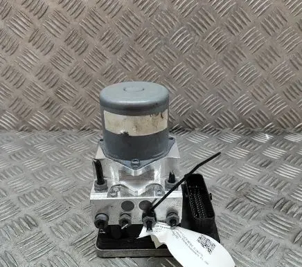 Mercedes-Benz E W213 ABS Pump A2139004035