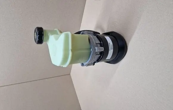 Renault Clio IV Power steering pump J5084975