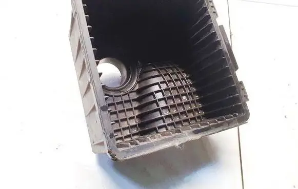 Mitsubishi Colt Air filter box