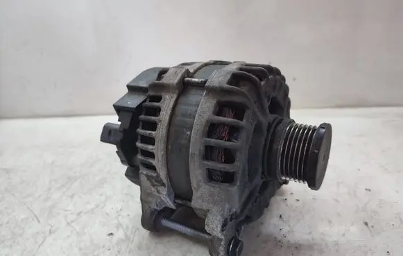 Audi A4 S4 B8 8K Generator/alternator 04L903017D