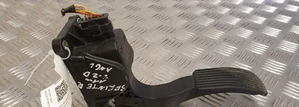 Mercedes-Benz Sprinter W906 Accelerator throttle pedal A9063000304