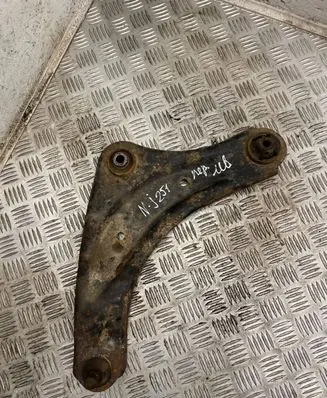 Nissan Juke I F15 Front control arm