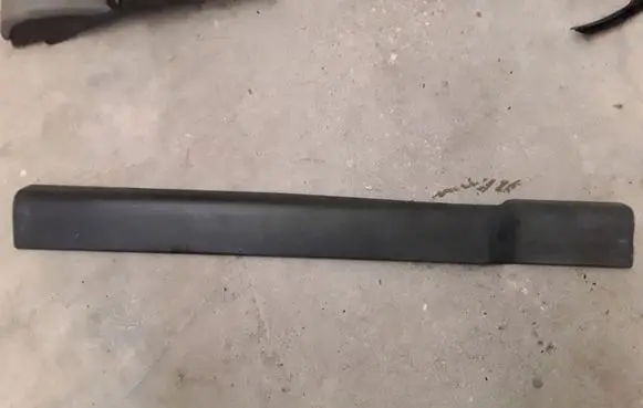 BMW i3 (B) pillar trim (bottom) 51477272380