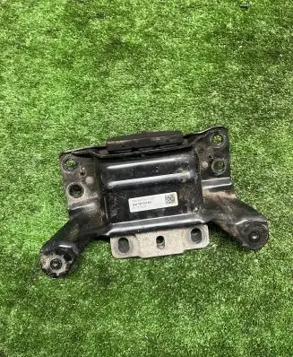 Skoda Karoq Engine mount bracket 5Q0199555BG 96FAVP1A271