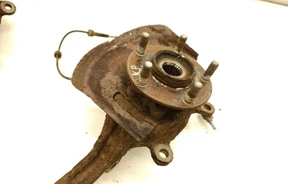 Nissan X-Trail T31 Front wheel hub