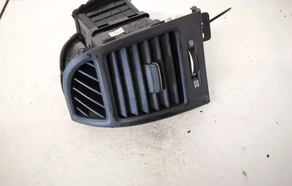 Hyundai Santa Fe Dash center air vent grill 974802b000 97480-2b000