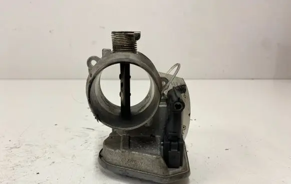 BMW 1 E81 E87 Throttle valve 780437301