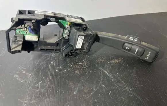Volvo V70 Wiper control stalk 31275360