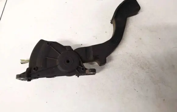Ford Focus Accelerator throttle pedal 4m519f836ak 4m51-9f836-ak