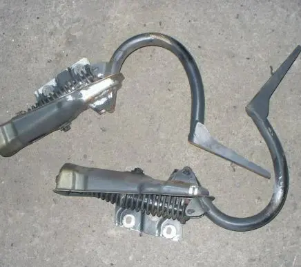 Mercedes-Benz S W126 Tailgate hinge 1267501387