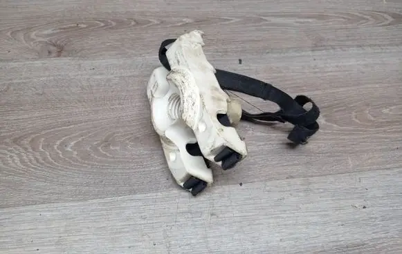 Volvo S60 Spare wheel mounting bracket 