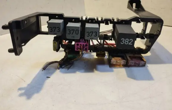 Audi A4 S4 B5 8D Relay mounting block 8D1937545
