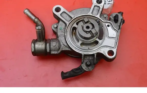 Mazda 6 Vacuum pump PE0718G00