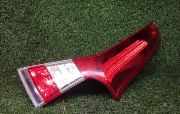 Volvo V70 Tailgate rear/tail lights