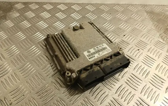 Volkswagen Golf V Engine control unit/module 03G906016CB
