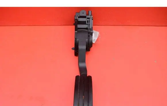 Renault Laguna III Accelerator throttle pedal 180050001R